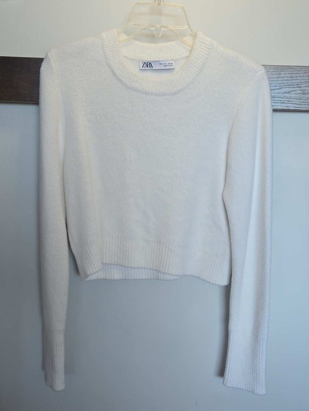 Zara White Fuzzy Soft Crewneck Cropped Sweater
